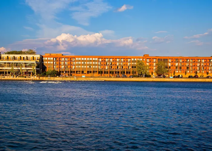 Best Hotels in Oswego, NY: Where Comfort Meets Convenience