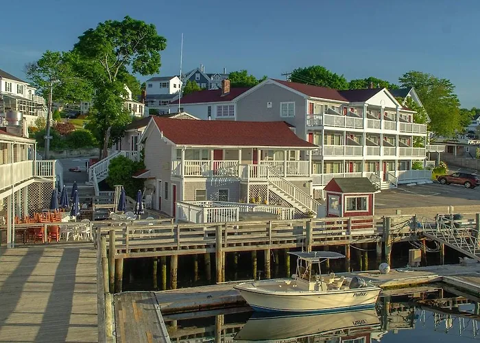 Top-Rated Boothbay Harbor Hotels on Water: Ultimate Guide for Your Waterfront Retreat