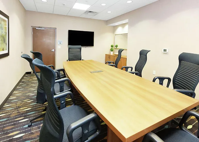 Top Hotels Near Bridgeville PA